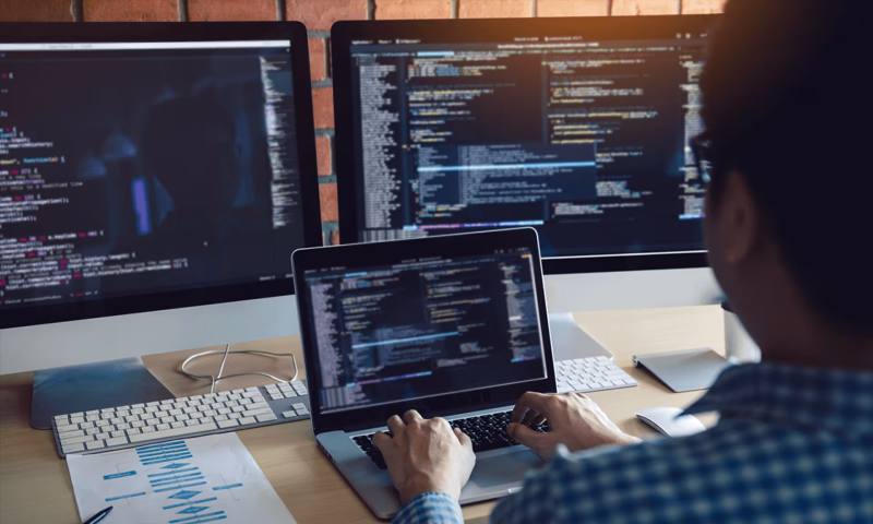 数据科学选型:R与Python如何赋能麻江县网站建设?
